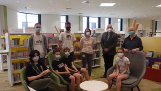  Bibliothekarin Susanne Buschbeck (3. Von links, hintere Reihe) mit der Gruppe aus Kesselstadt
